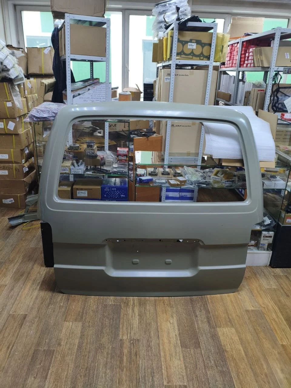 Задняя дверь крышка багажника Toyota Hiace Regiusace KZH116 KZH110 KZH111 67005-2N670