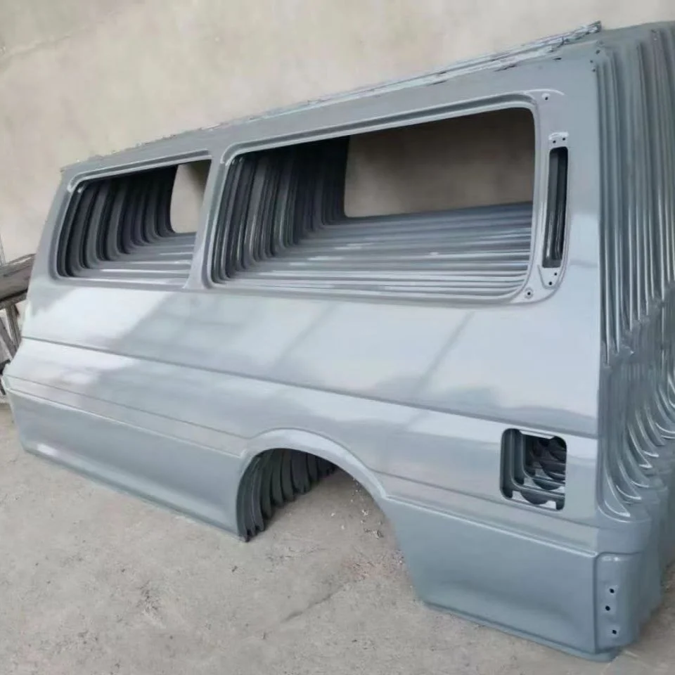 Панель боковая правая Toyota Hiace Regiusace 61601-26120 61601-26090 KZH116 KZH110 KZH111 RZH11