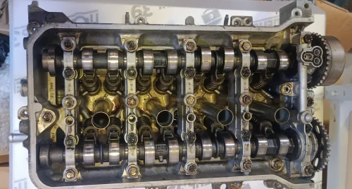 Головка блока цилиндров Toyota Prius 2ZRFXE 11101-09435